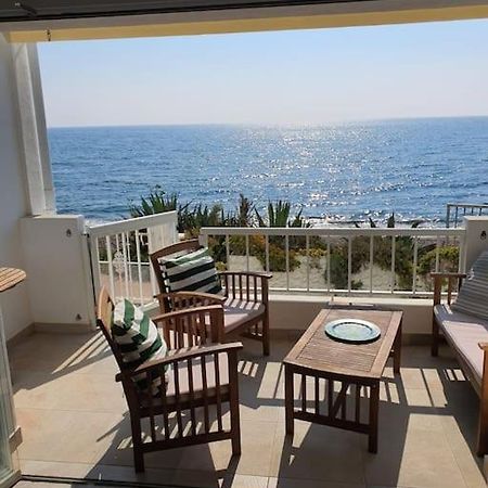 FRONT MER - Sublime appartement moderne et confortable Estepona Eksteriør billede
