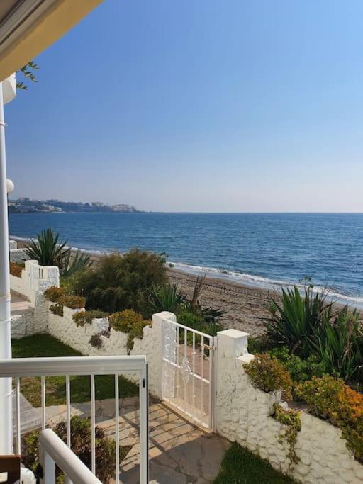 FRONT MER - Sublime appartement moderne et confortable Estepona Eksteriør billede
