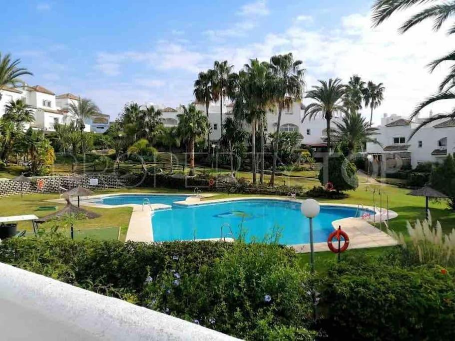 FRONT MER - Sublime appartement moderne et confortable Estepona Eksteriør billede