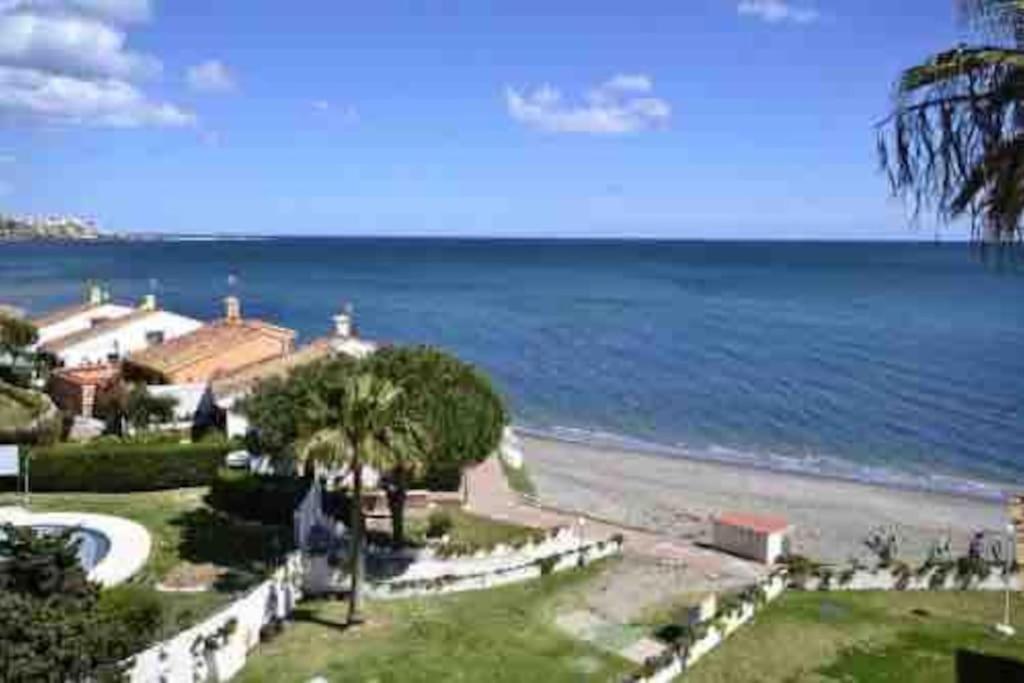 FRONT MER - Sublime appartement moderne et confortable Estepona Eksteriør billede